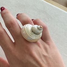 Load image into Gallery viewer, Caracol Blanque Ring
